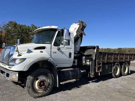 2007 INTERNATIONAL Boom Truck 7600 Knuckleboom Truck #8541 2007 INTERNATIONAL Boom Truck 7600 Knuckleboom Truck #8541