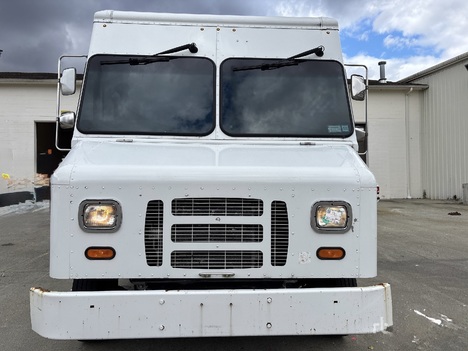2017 FORD F59 Step Van #8551