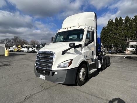 2022 FREIGHTLINER CASCADIA 116 Tandem Axle Daycab #8616