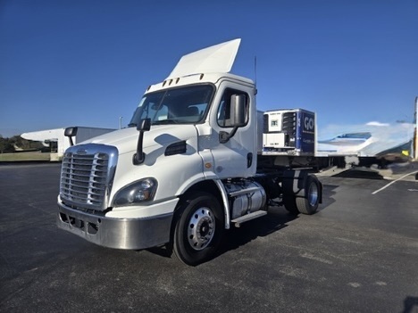 2019 FREIGHTLINER Cascadia 113 Single Axle Daycab #8632
