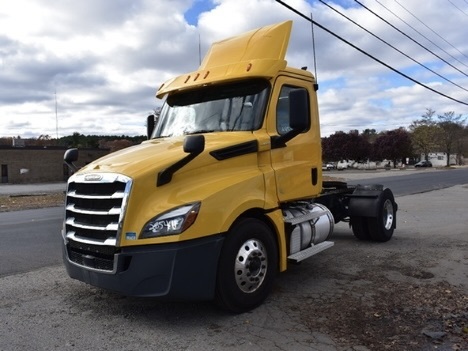 2020 FREIGHTLINER CASCADIA Single Axle Daycab #8670
