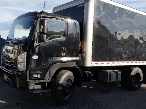 2018 ISUZU FTR Box Van Truck #8703