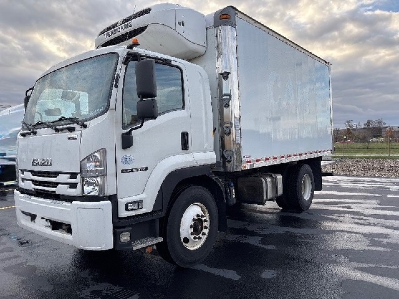 2020 ISUZU FTR Reefer Truck #1 2020 ISUZU FTR Reefer Truck #1