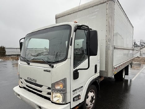 2021 ISUZU NPR Box Van Truck #8825 2021 ISUZU NPR Box Van Truck #8825