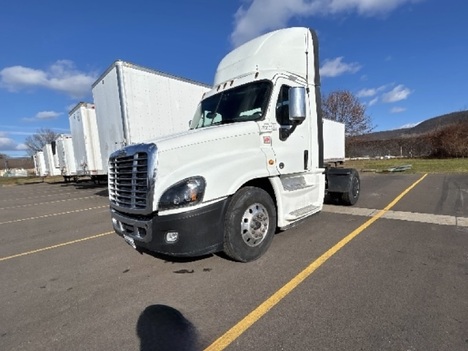 2020-freightliner-cascadia-125-single-axle-daycab #8832