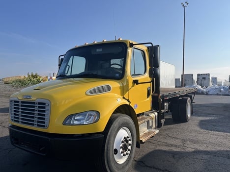 2021 FREIGHTLINER M2 Flatbed Truck #8833 2021 FREIGHTLINER M2 Flatbed Truck #8833