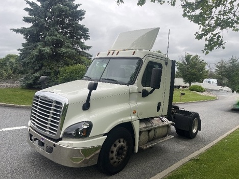 2019 FREIGHTLINER Cascadia 125 Single Axle Daycab #8872