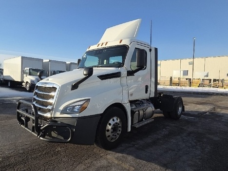 2022 FREIGHTLINER Cascadia 126 Single Axle Daycab #8926