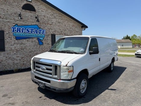 2013 FORD E350 Light Duty Truck #8954 2013 FORD E350 Light Duty Truck #8954