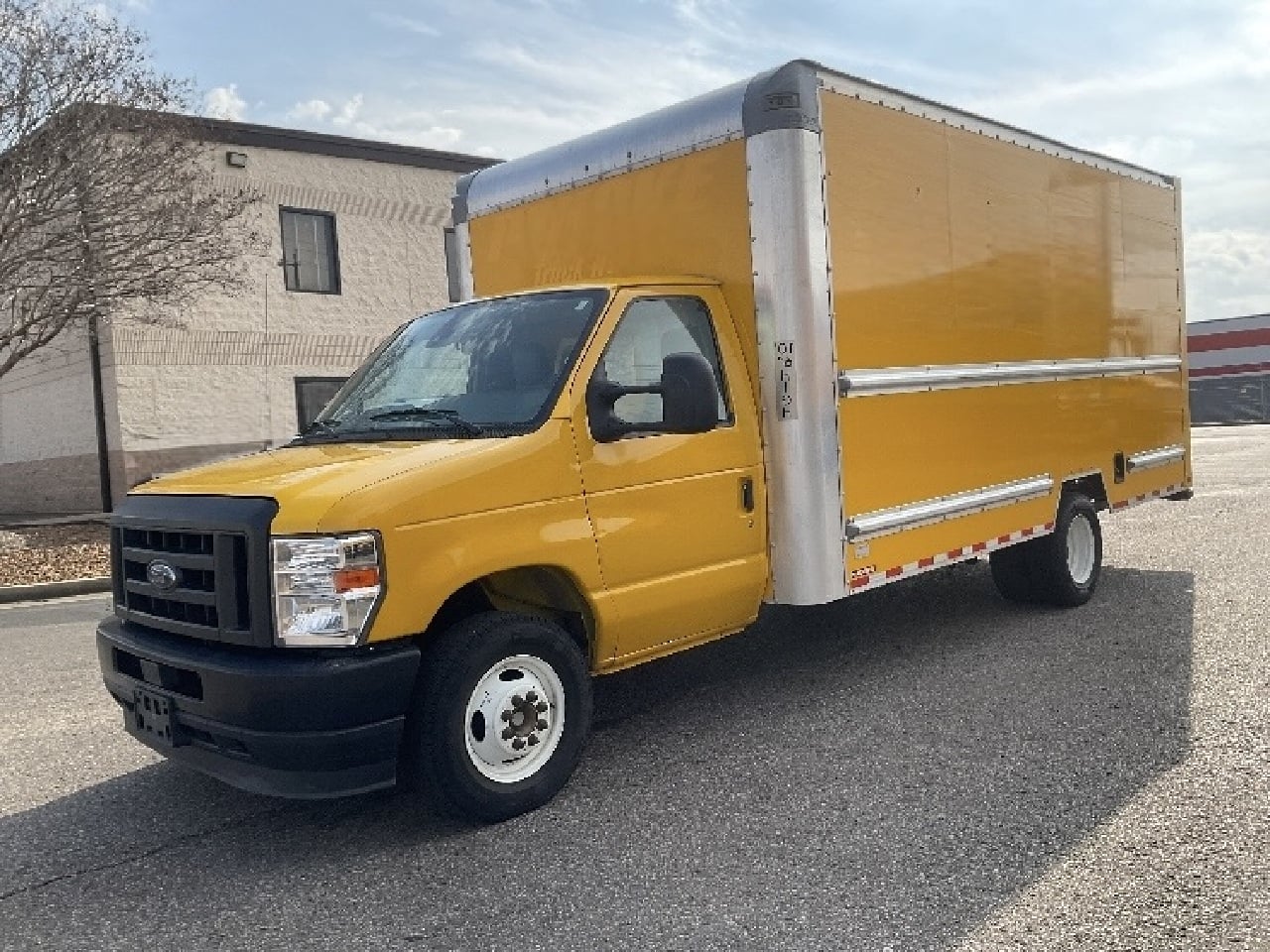 2022 FORD E350 Box Van Truck #1 2022 FORD E350 Box Van Truck #1
