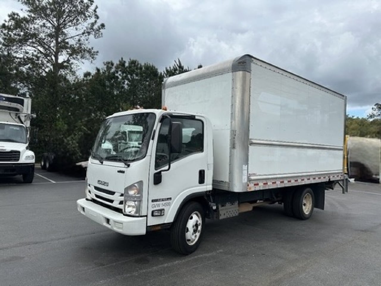 2021 ISUZU NPR Box Van Truck #1 2021 ISUZU NPR Box Van Truck #1