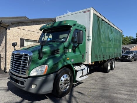 2019 FREIGHTLINER Cascadia 113 Curtain Side Truck #9058 2019 FREIGHTLINER Cascadia 113 Curtain Side Truck #9058
