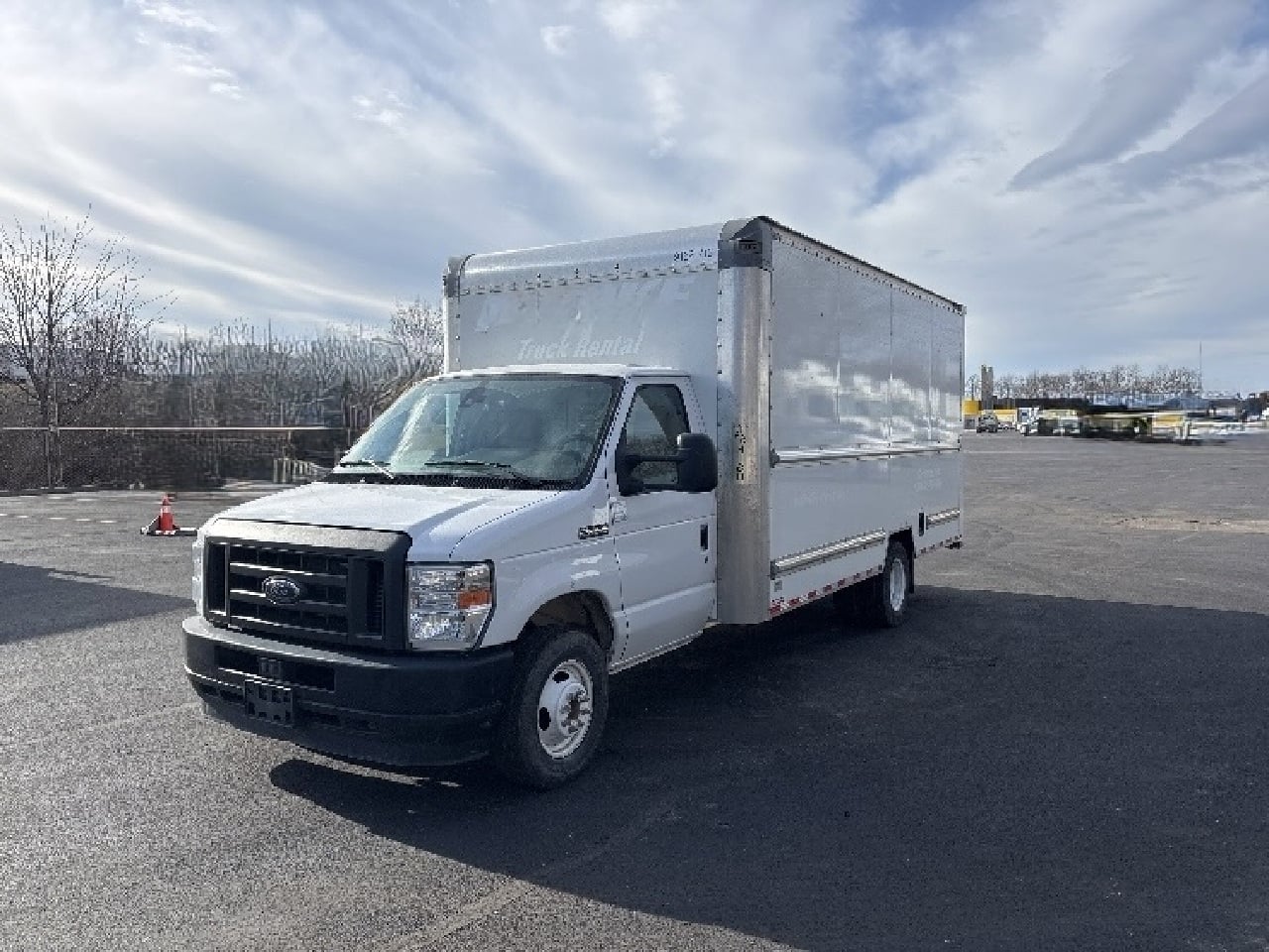 2022 FORD E350 Box Van Truck #1 2022 FORD E350 Box Van Truck #1