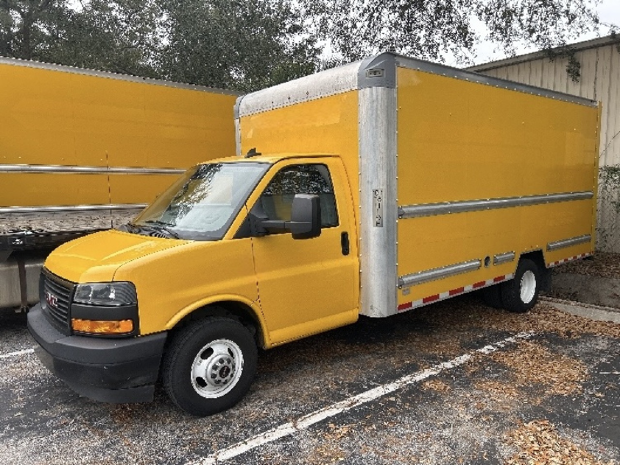 2021 GMC 3500 Box Van Truck #1 2021 GMC 3500 Box Van Truck #1