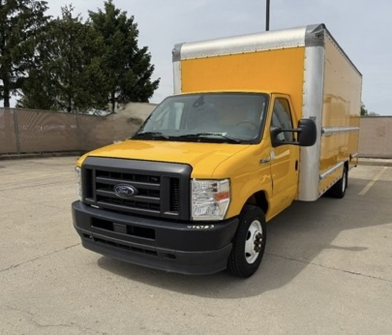 2022 FORD E350 Box Van Truck #1 2022 FORD E350 Box Van Truck #1