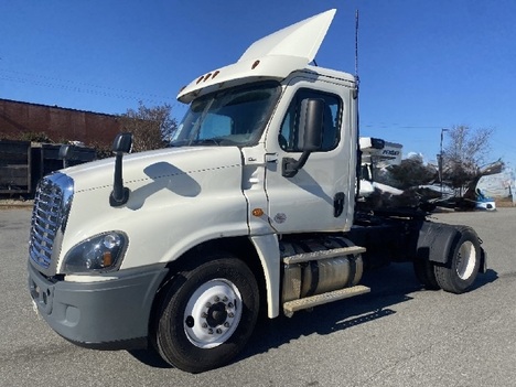 2019 FREIGHTLINER CASCADIA 125 Single Axle Daycab #9135