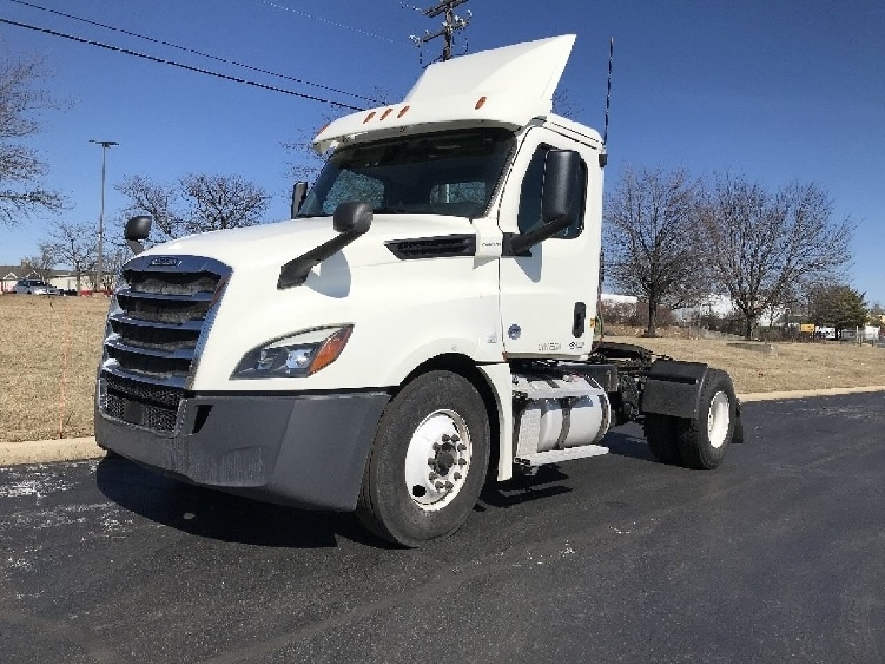 2019 FREIGHTLINER CASCADIA 126 Single Axle Daycab #1 2019 FREIGHTLINER CASCADIA 126 Single Axle Daycab #1