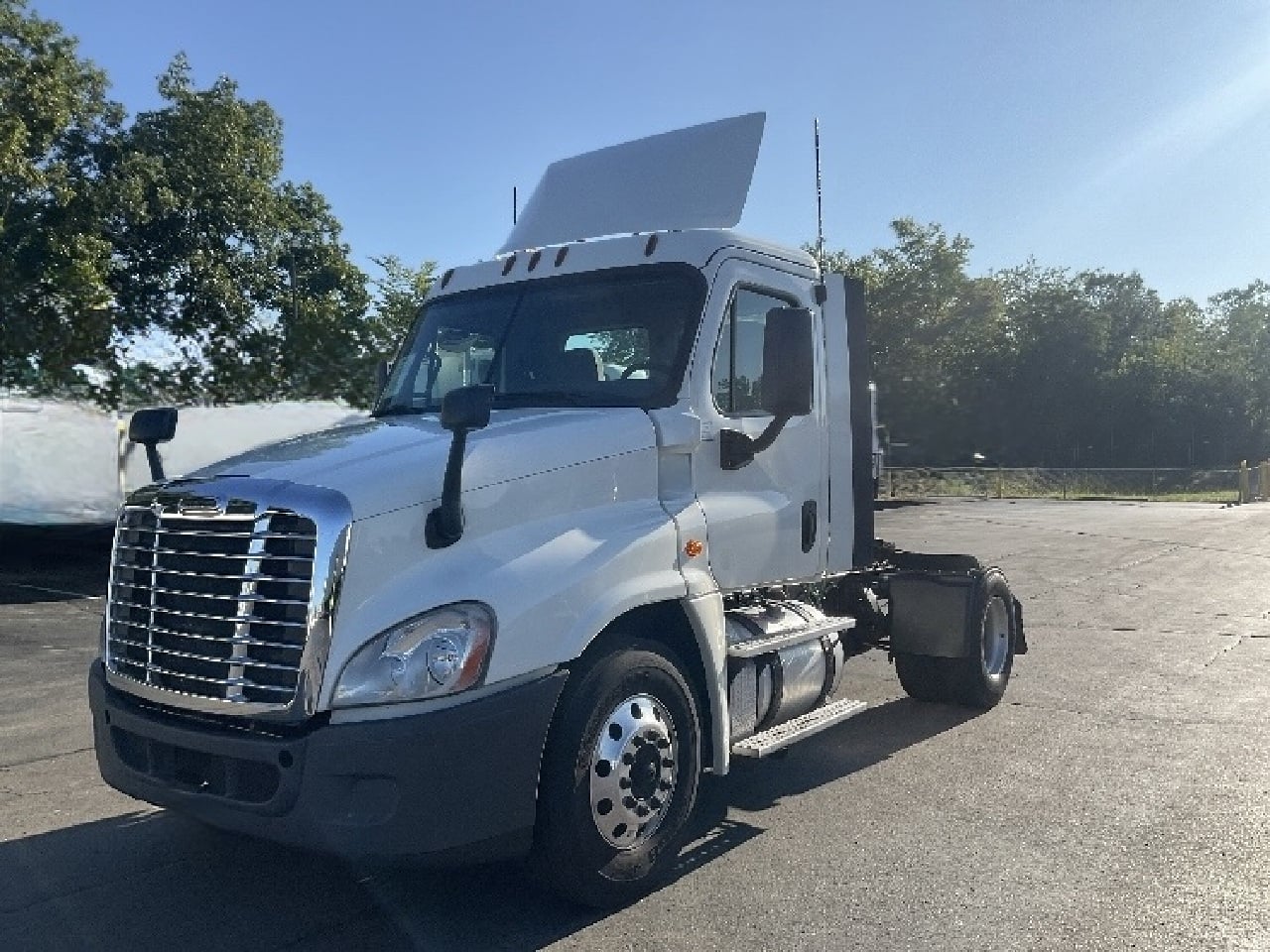 2019 FREIGHTLINER Cascadia 125 Single Axle Daycab #1 2019 FREIGHTLINER Cascadia 125 Single Axle Daycab #1