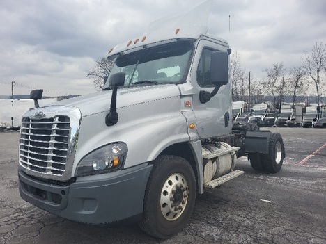 2018 FREIGHTLINER Cascadia 125 Single Axle Daycab #9165