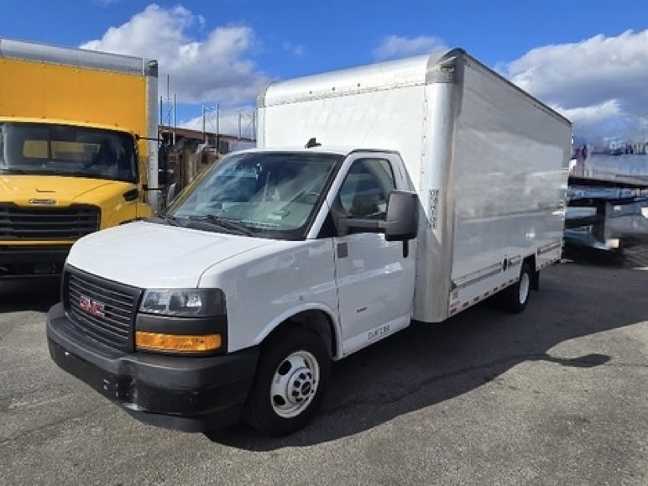 2021 GMC 3500 Hicube Truck #1 2021 GMC 3500 Hicube Truck #1