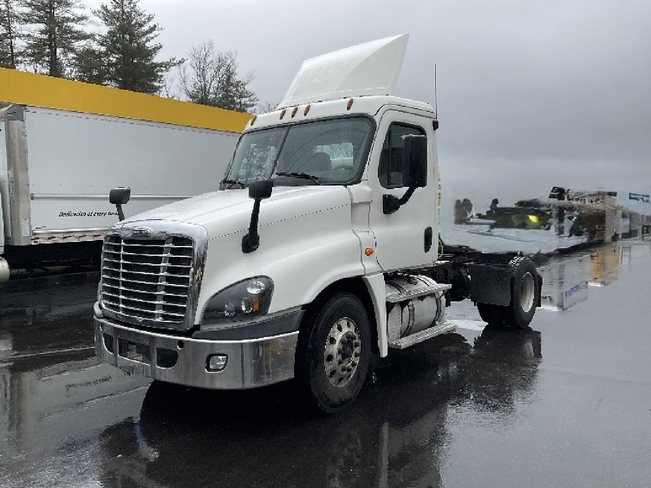 2018 FREIGHTLINER Cascadia 125 Single Axle Daycab #1 2018 FREIGHTLINER Cascadia 125 Single Axle Daycab #1