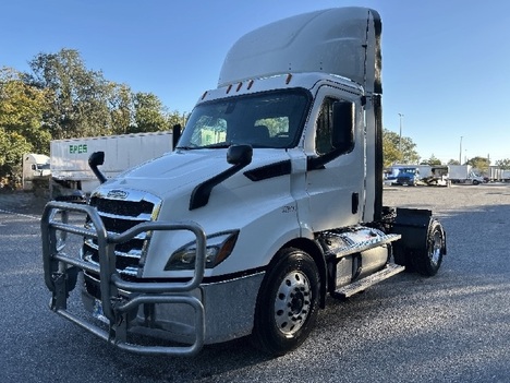 2020-freightliner-t11642st-single-axle-daycab #9295