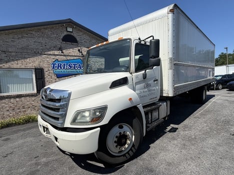 2015 HINO 268 Box Van Truck #9303 2015 HINO 268 Box Van Truck #9303