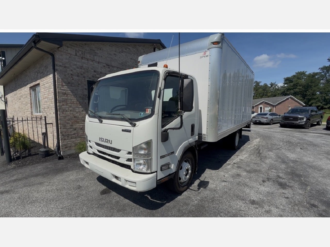 2016 ISUZU NPR Box Van Truck #1 2016 ISUZU NPR Box Van Truck #1