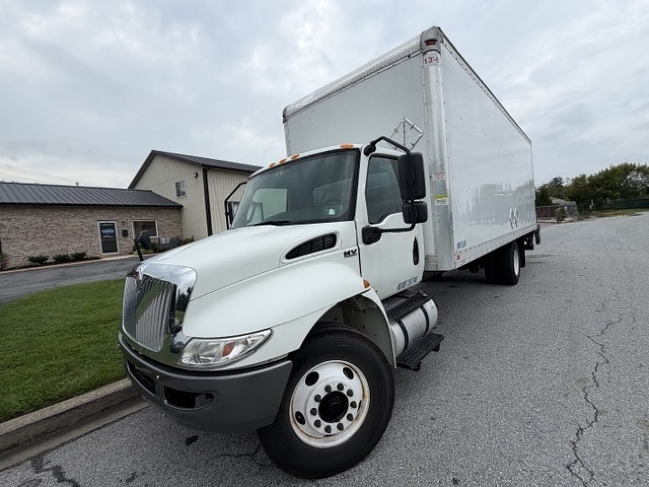 2020 INTERNATIONAL MV607 Box Van Truck #1 2020 INTERNATIONAL MV607 Box Van Truck #1