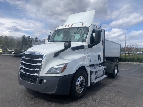 2022 FREIGHTLINER Cascadia 126 Single Axle Daycab #9347 2022 FREIGHTLINER Cascadia 126 Single Axle Daycab #9347
