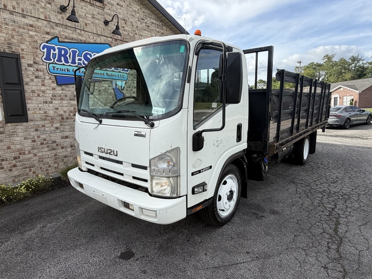 2015 ISUZU NRR Stake Body Truck #1 2015 ISUZU NRR Stake Body Truck #1