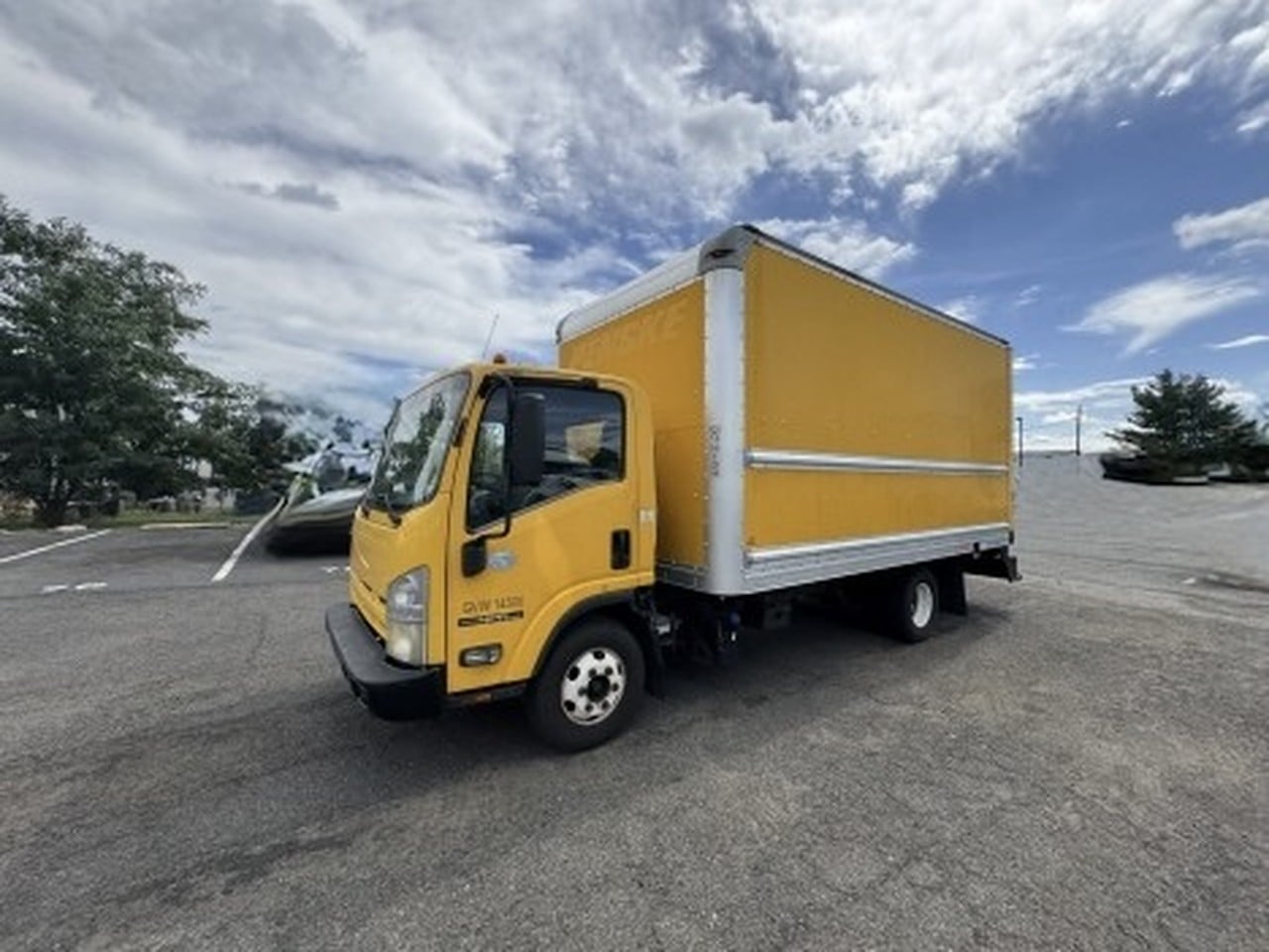 2013 ISUZU NPR Box Van Truck #1 2013 ISUZU NPR Box Van Truck #1