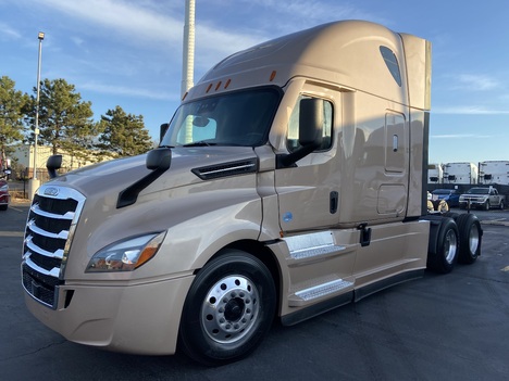 2021 FREIGHTLINER Cascadia CA126 Tandem Axle Sleeper