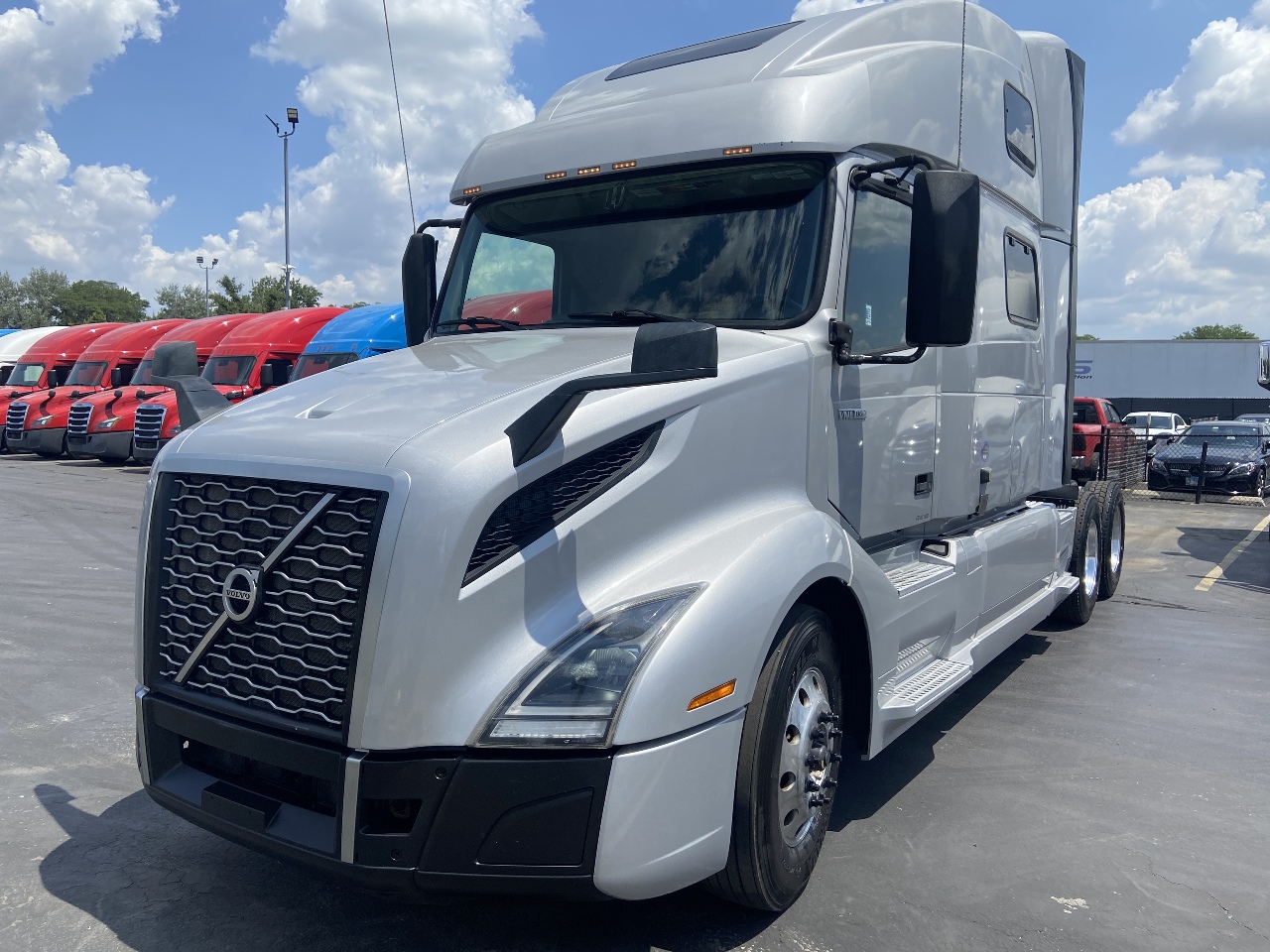 2021 VOLVO VNL64T860 Sleeper