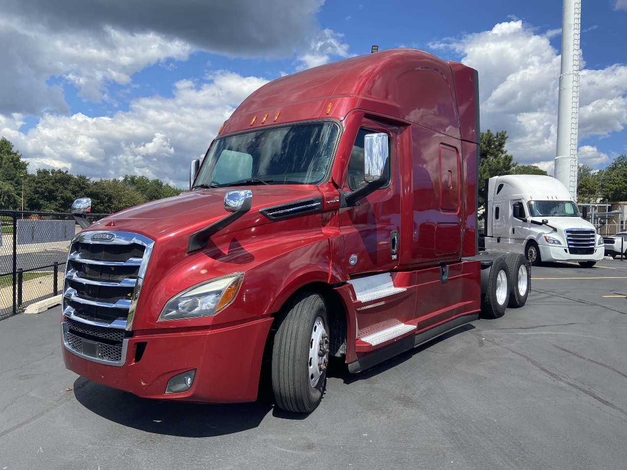 2020 FREIGHTLINER Cascadia CA126 Sleeper