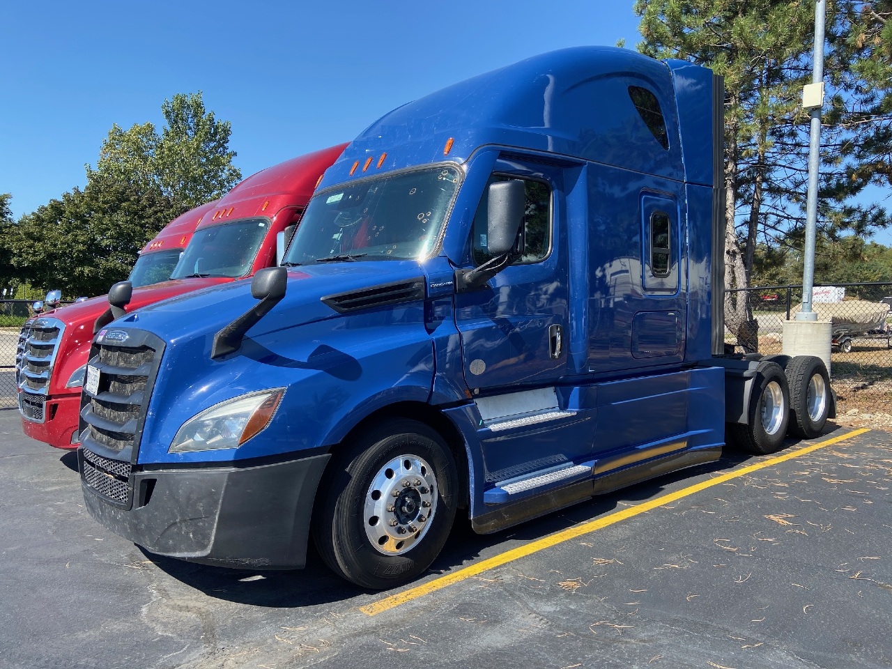 2022 FREIGHTLINER Cascadia CA126 * Sleeper