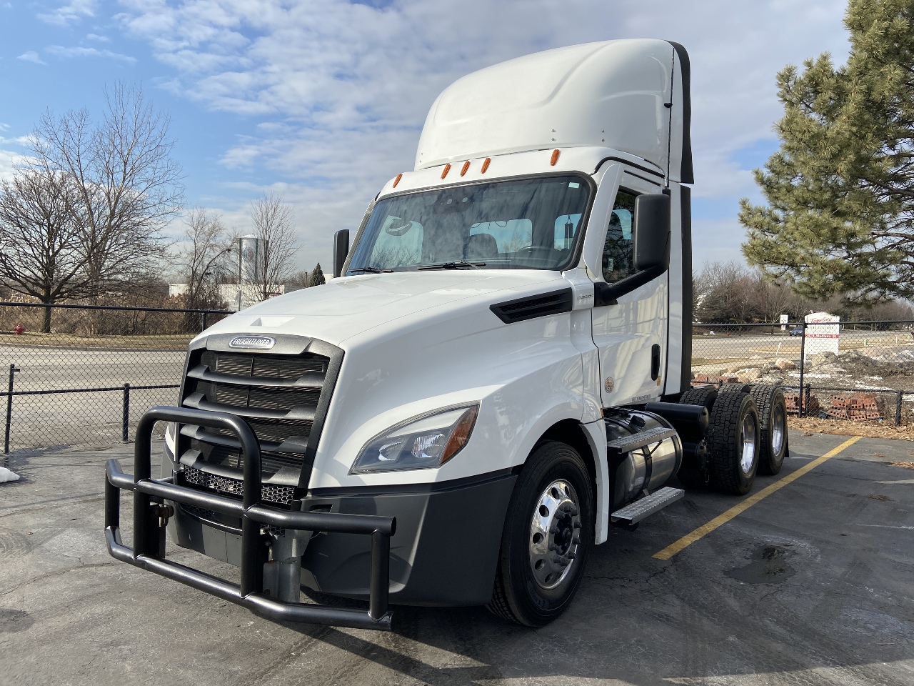 2023 FREIGHTLINER Cascadia CA126 * Daycab