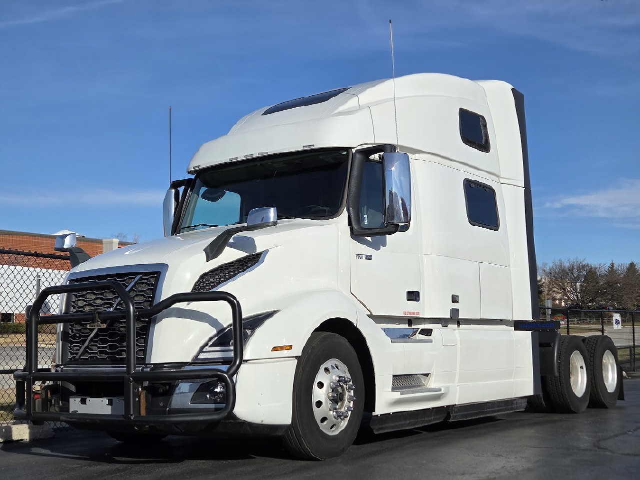 2024 VOLVO VNL64T860 Sleeper