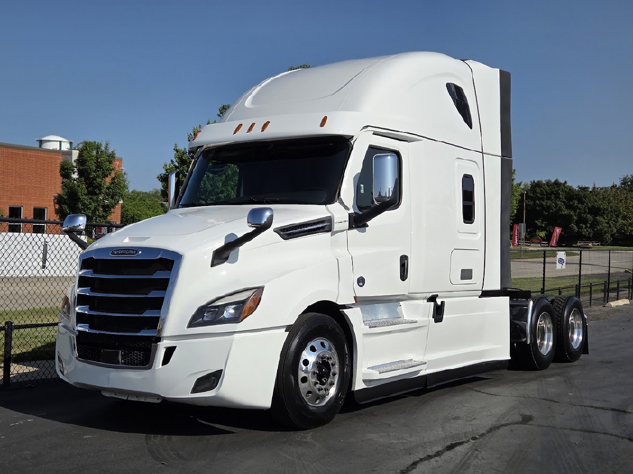 2024 FREIGHTLINER Cascadia CA126 * Sleeper