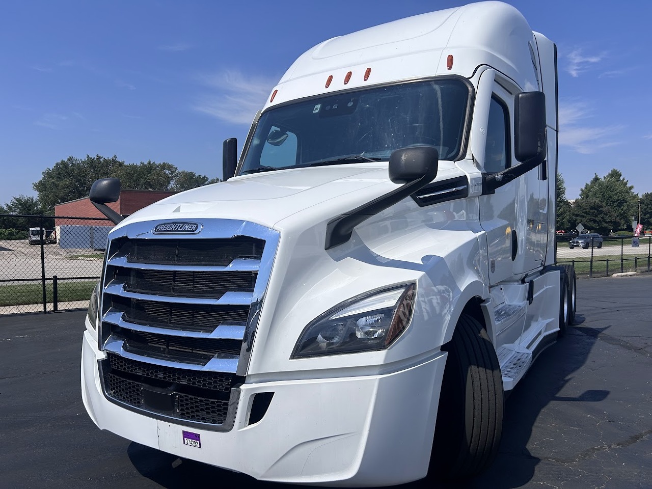 2023 FREIGHTLINER Cascadia CA126 Sleeper