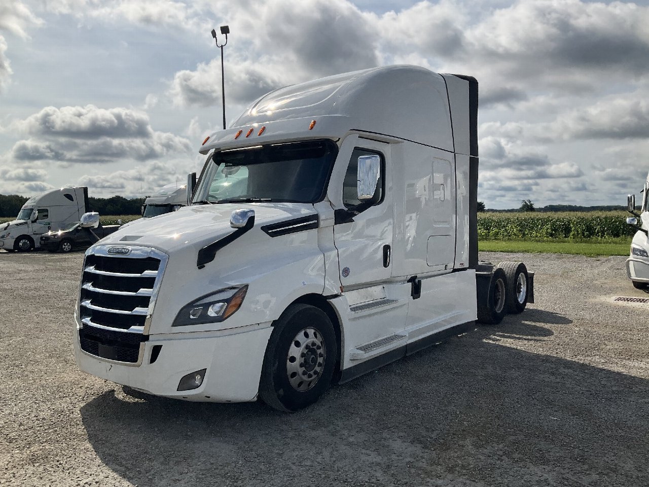 2022 FREIGHTLINER Cascadia CA126 Sleeper