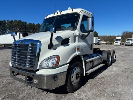 2020-freightliner-cascadia-113-tandem-axle-daycab #1882