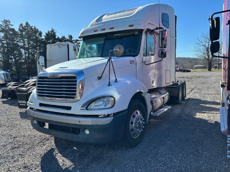 2005 FREIGHTLINER CONVENTIONAL Tandem Axle Sleeper #1920