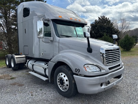 2019 FREIGHTLINER COLUMBIA  GLIDER Tandem Axle Sleeper