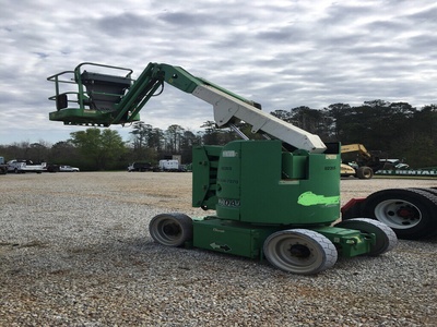 USED 2006 JLG E300AJ BUCKET LIFT EQUIPMENT #1455-1