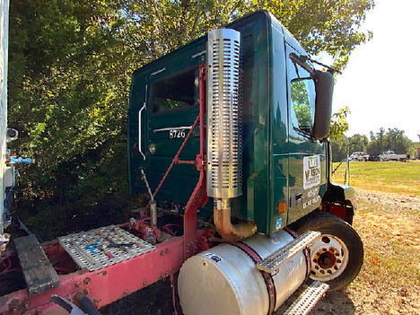 USED 2003 VOLVO VNL64T TANDEM AXLE DAYCAB TRUCK #2497-2