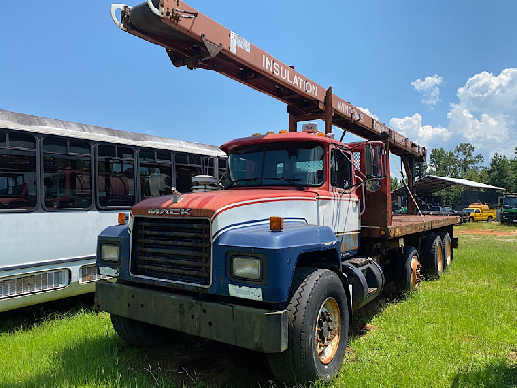 USED 2003 MACK RD688ST FLATBED TRUCK #3197