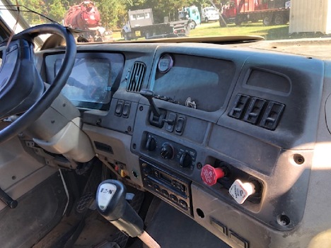 USED 2006 STERLING LT3500 CAB CHASSIS TRUCK #4046-9