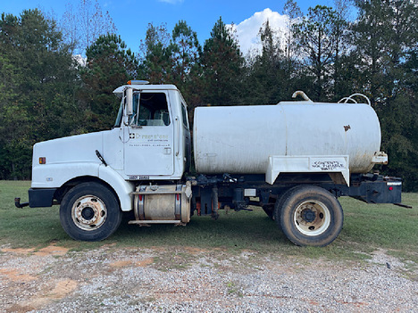 USED 1995 VOLVO WG42T WATER TRUCK #4495-1