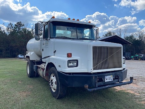 USED 1995 VOLVO WG42T WATER TRUCK #4495-2